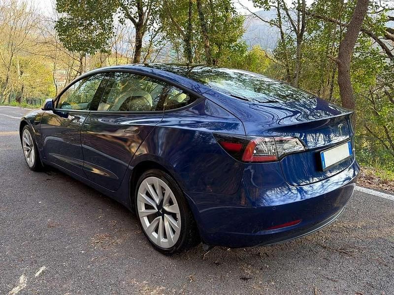 Usata Tesla Model 3 Long Range AWD 366 kW (498 CV) 2021 Blu/azzurro Berlina