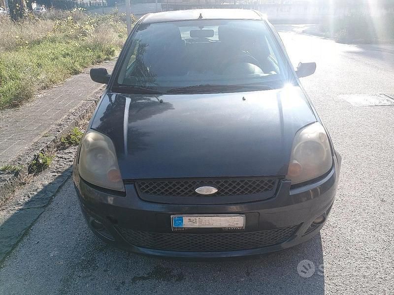 Nero Usata 2006 Ford Fiesta | 500 € (Super prezzo) - Immagine 1/4