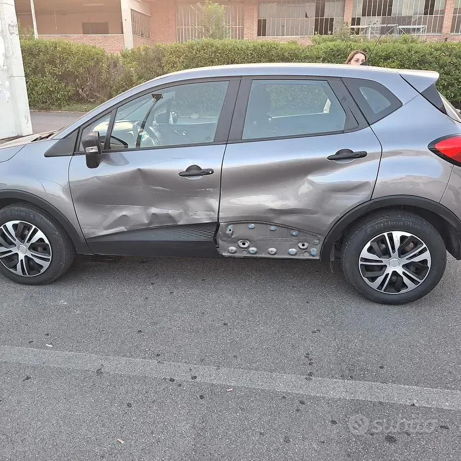 Usata Renault Captur 90 CV (66 kW) 2013 SUV