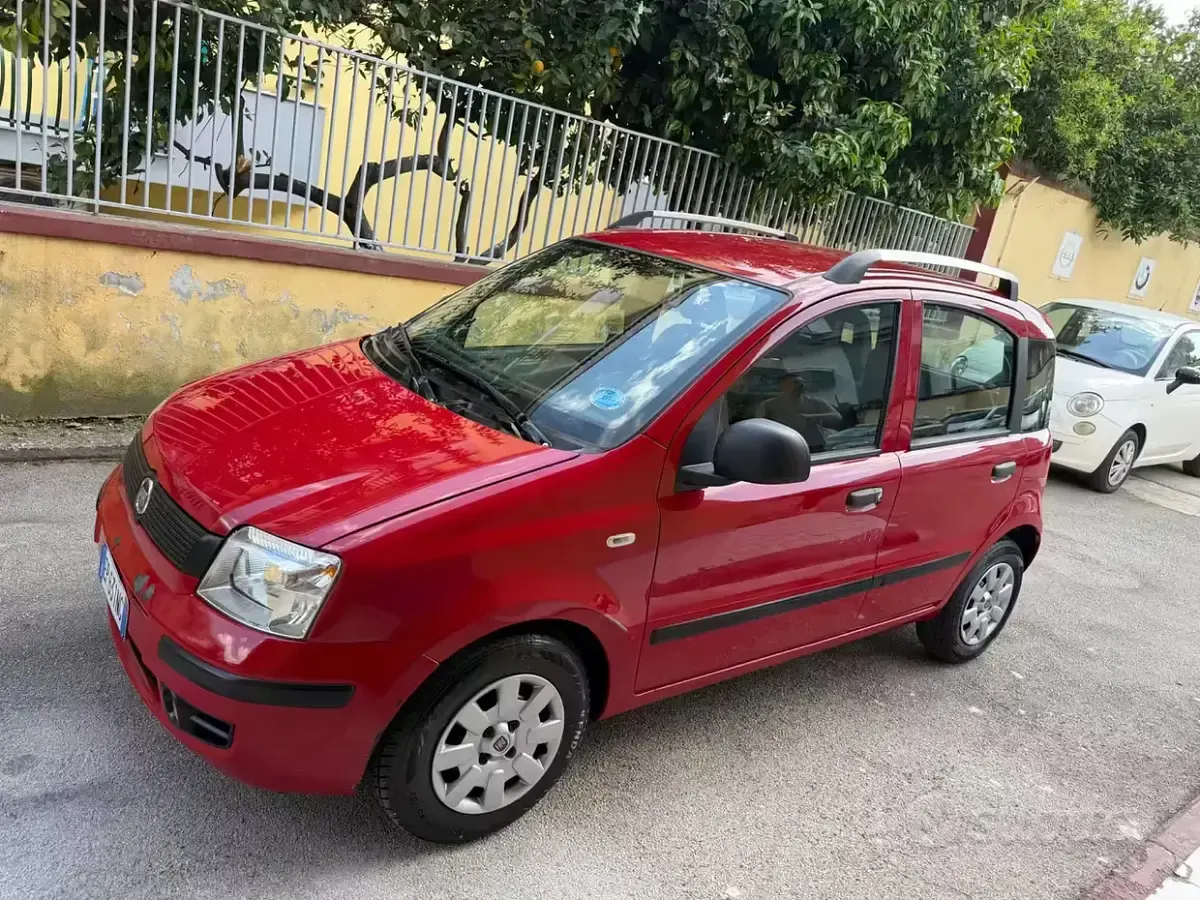 Usata Fiat Panda Easy 69 CV (50 kW) 2012 Rosso Utilitaria