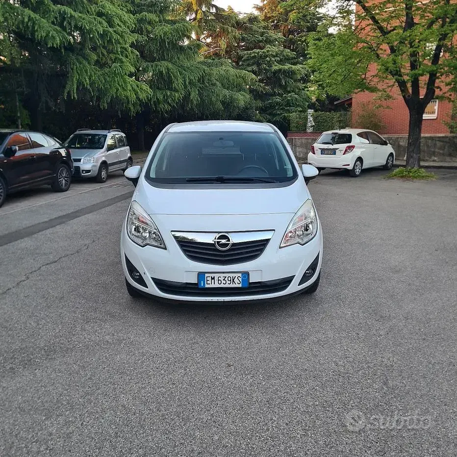 Usata Opel Meriva 110 CV (80 kW) 2012 Bianco Monovolume