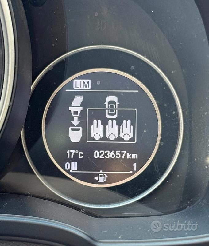 Usata Honda Jazz 102 CV (75 kW) 2016 Rosso Utilitaria