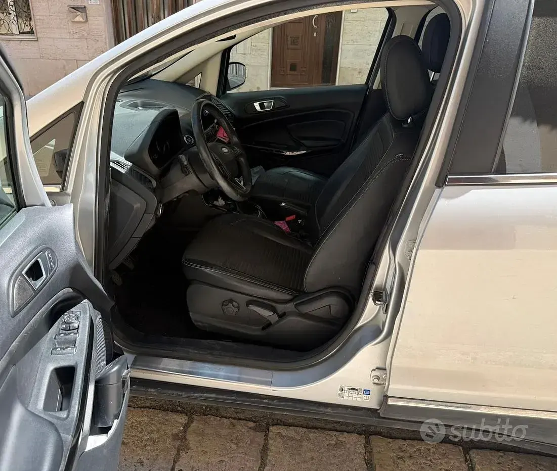 Usata Ford Ecosport 99 CV (72 kW) 2019 Grigio SUV