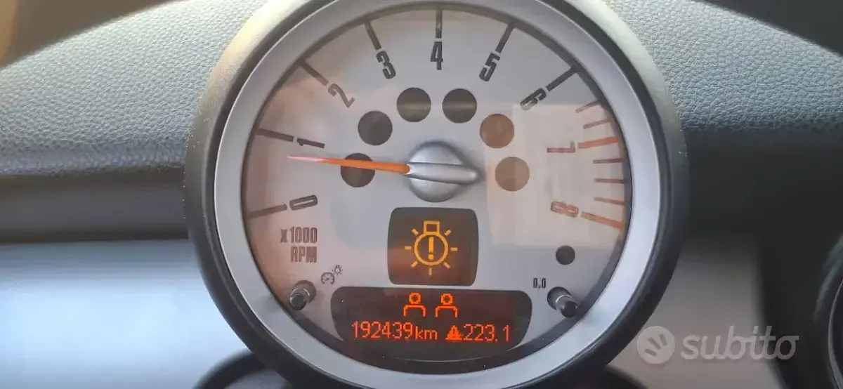 Usata Mini ONE 75 CV (55 kW) 2009 Giallo Utilitaria