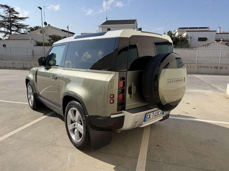 Usata Land Rover Defender SE 200 CV (147 kW) 2022 Verde SUV
