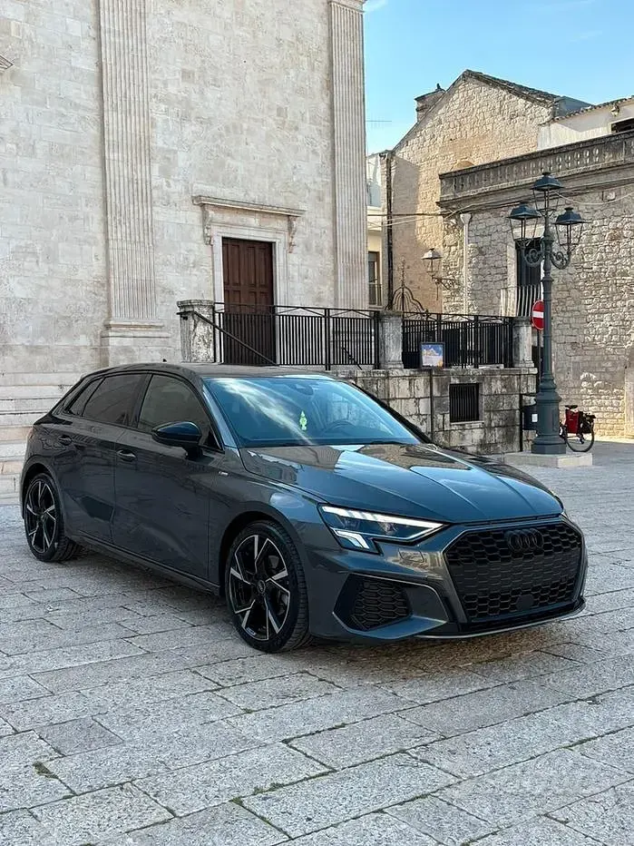 Usata Audi A3 S-Line 116 CV (85 kW) 2023 Grigio Berlina