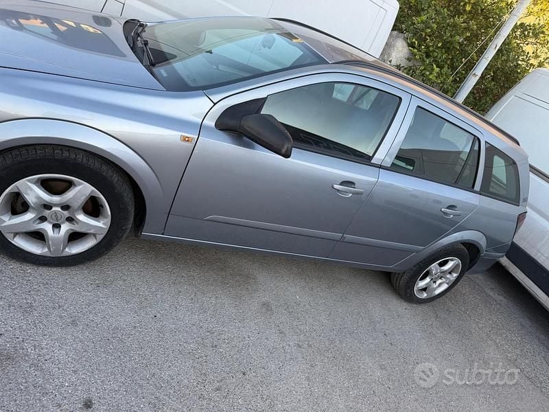 Usata Opel Astra 60 CV (44 kW) 2008 Station wagon