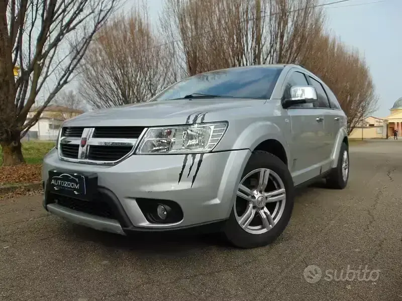Usata Fiat Freemont Lounge 170 CV (125 kW) 2012 Argento SUV
