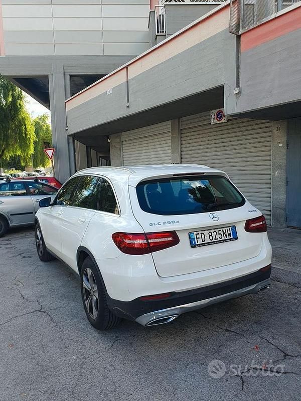 Bianco Usata 2016 Mercedes GLC250 SUV | 19.000 € - Immagine 1/4