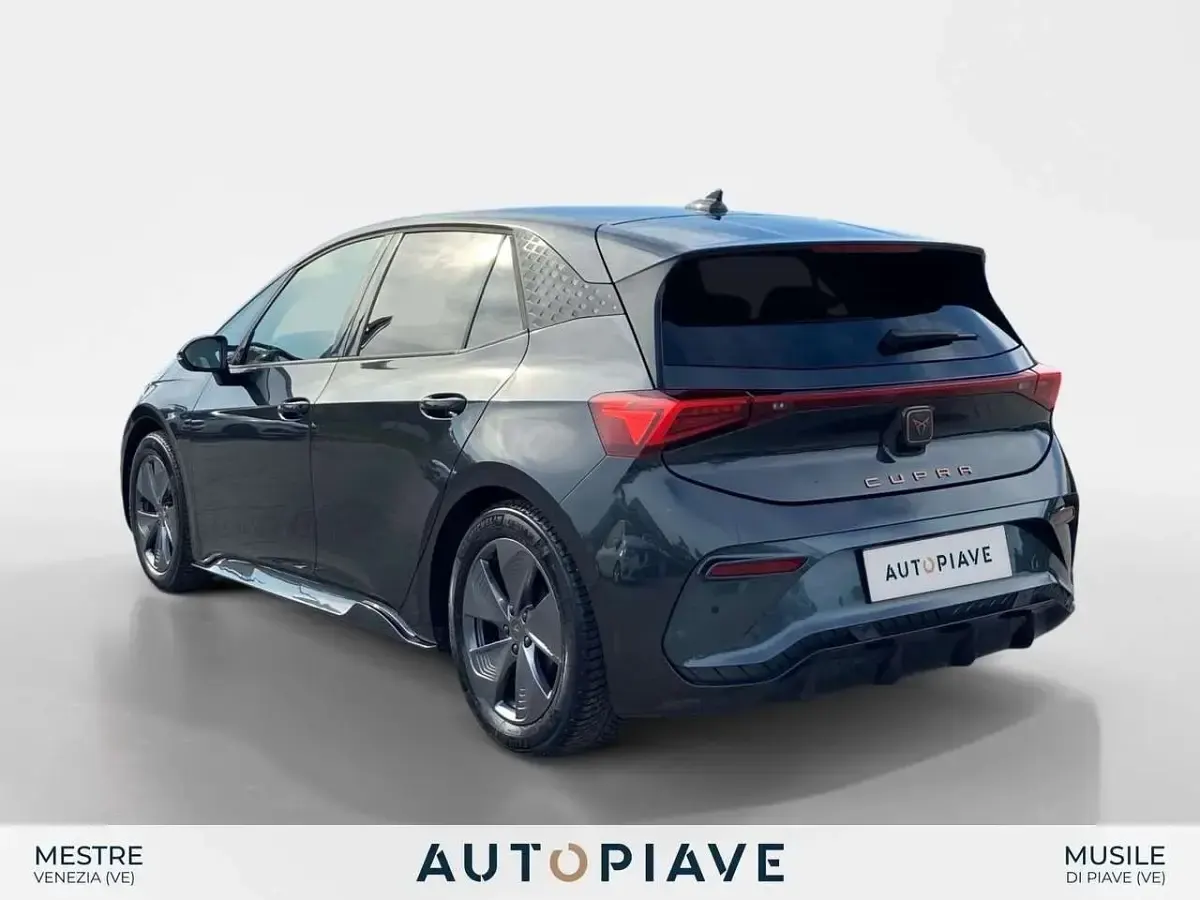 Usata Cupra Born 150 kW (204 CV) 2023 Grigio Utilitaria