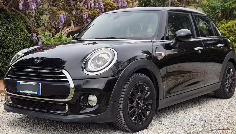 Usata Mini Cooper D Hype 116 CV (85 kW) 2018 Nero Utilitaria