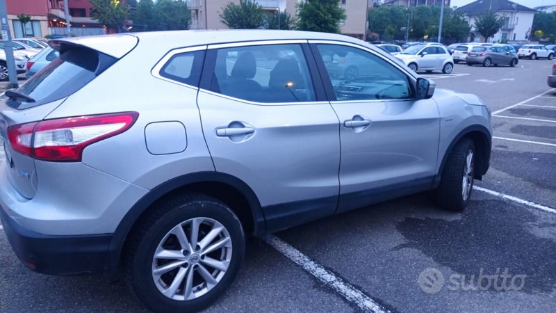 Usata Nissan Qashqai 131 CV (96 kW) 2014 Grigio SUV