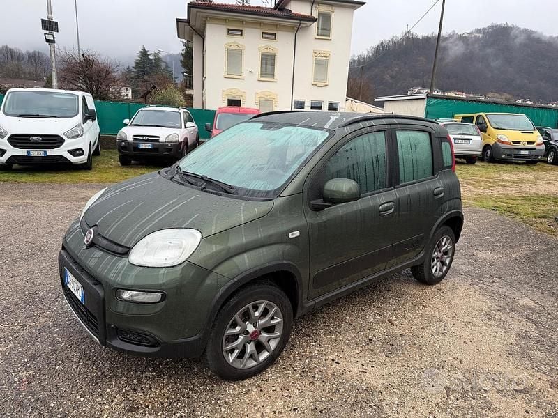 Usata Fiat Panda 4x4 S 86 CV (63 kW) 2020 Verde Utilitaria