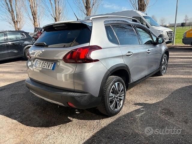 Usata Peugeot 2008 Allure 100 CV (73 kW) 2018 Grigio SUV