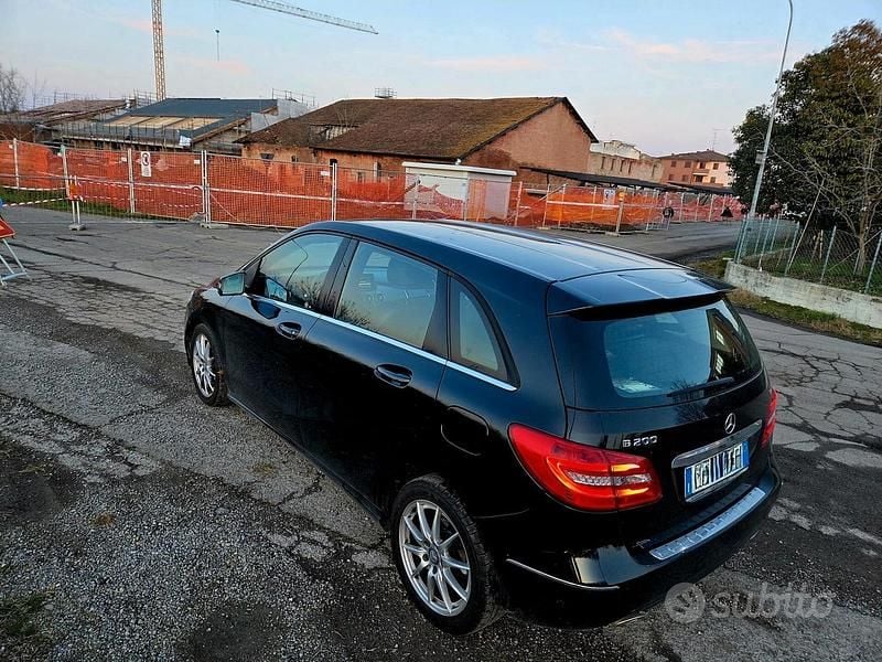 Usata Mercedes B200 Premium 136 CV (100 kW) 2014 Nero Monovolume