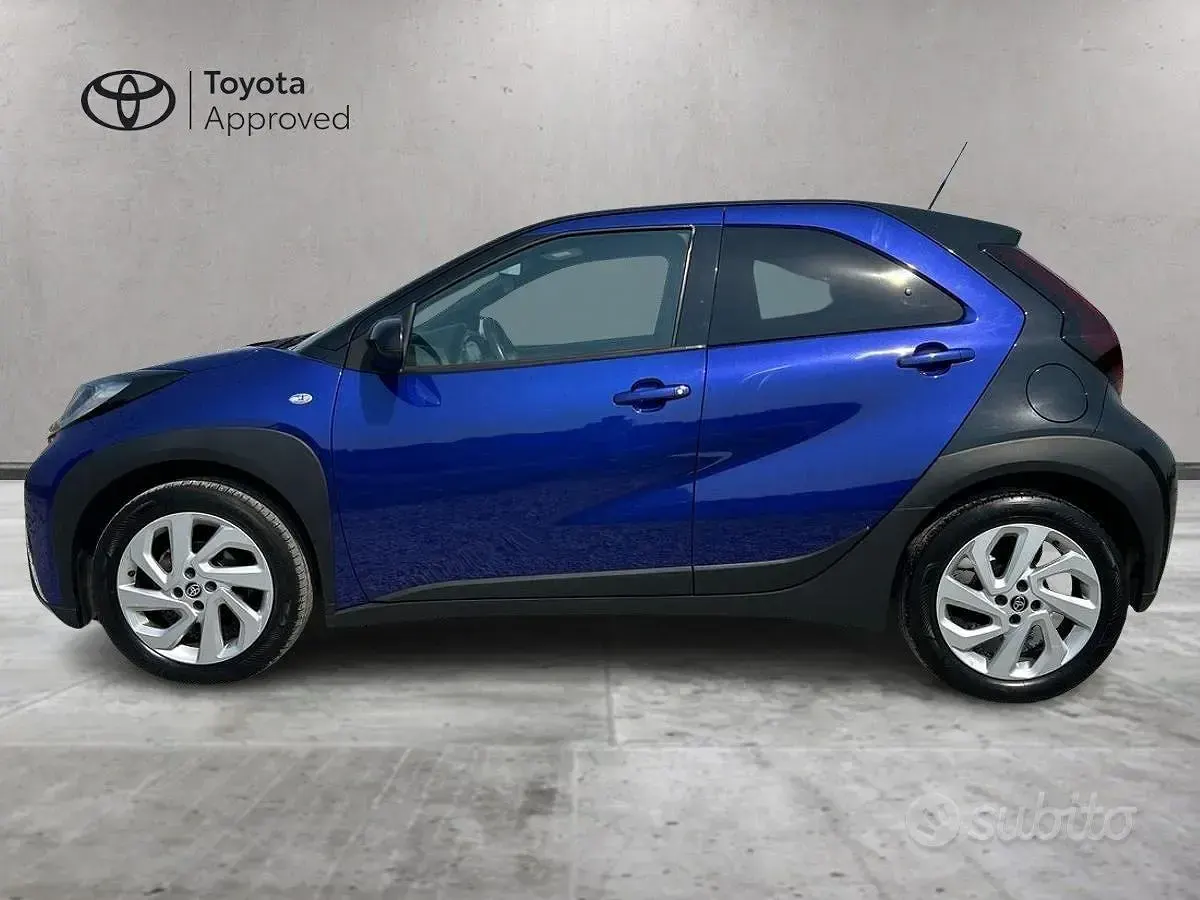 Usata Toyota Aygo X Trend 72 CV (52 kW) 2022 Bluazzurro SUV