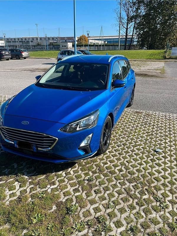 Usata Ford Focus 120 CV (88 kW) 2020 Blu Station wagon