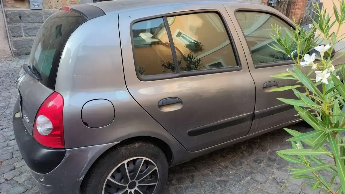 Usata Renault Clio II Authentique 58 CV (42 kW) 2003 Berlina