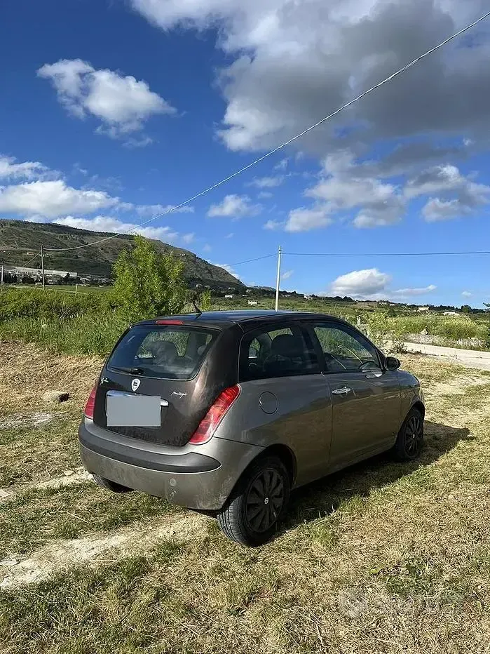 Usata Lancia Ypsilon 69 CV (50 kW) 2005 Utilitaria