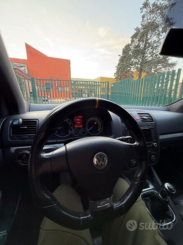 Usata VW Golf V R 250 CV (183 kW) 2006 Nero Utilitaria