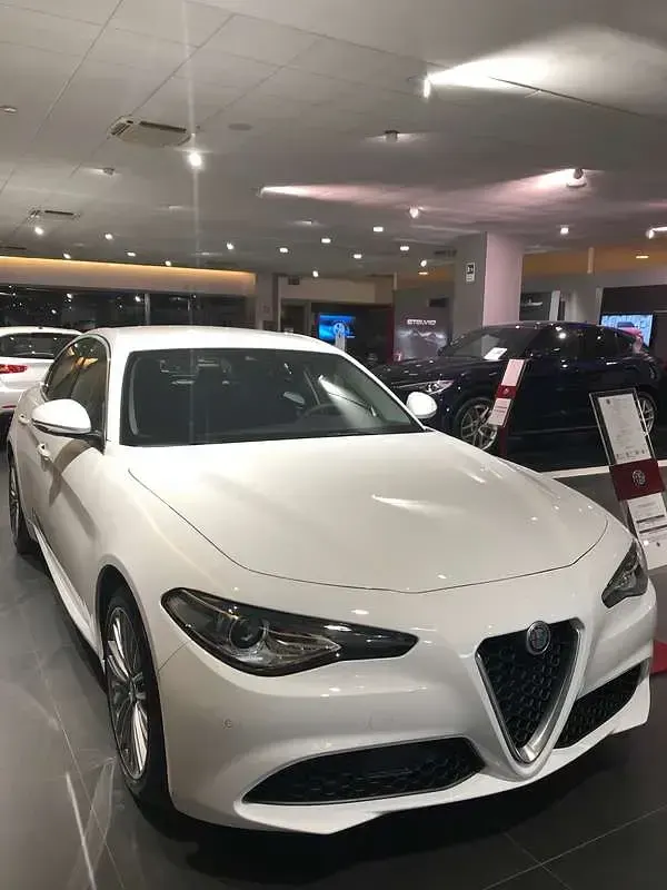 Usata Alfa Romeo Giulia Executive 190 CV (139 kW) 2018 Bianco Berlina