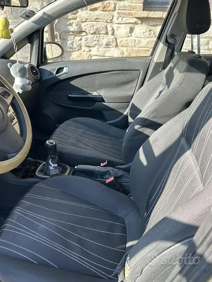 Usata Opel Corsa 80 CV (58 kW) 2007 Giallo Utilitaria