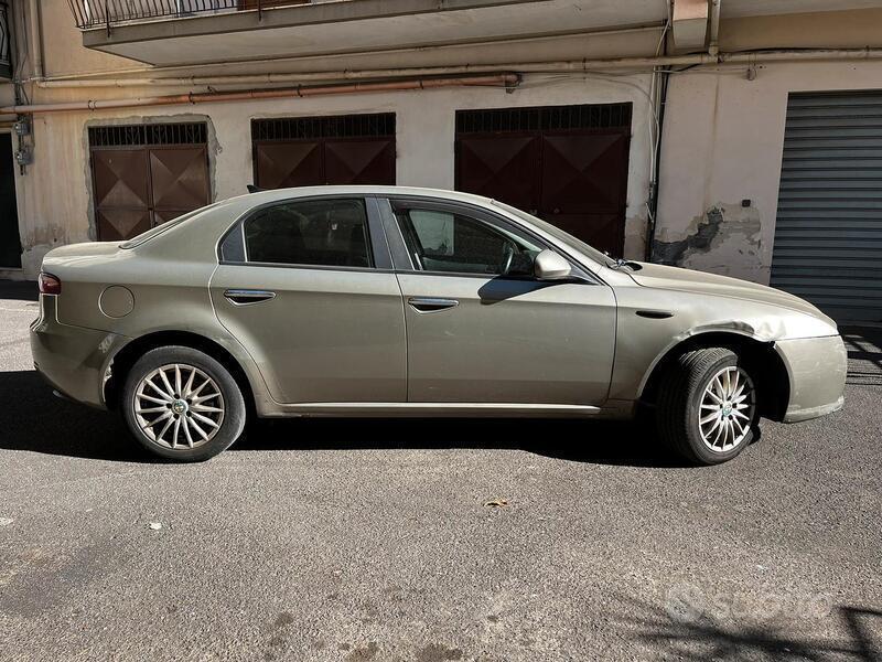 Usato 2006 Alfa Romeo 159 1.9 Diesel (2.499 €)