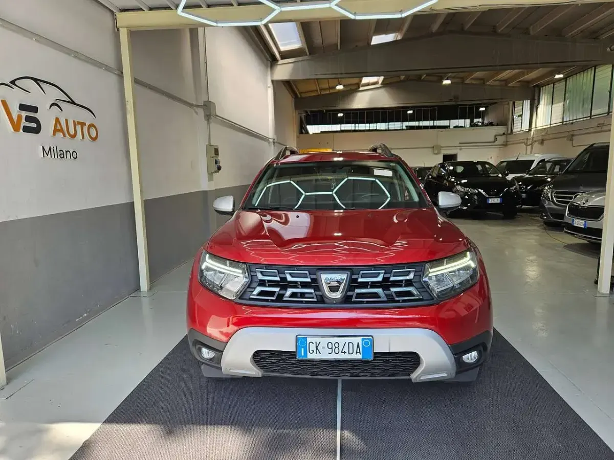Usata Dacia Duster Journey 101 CV (74 kW) 2022 Bordouex metalizzato SUV