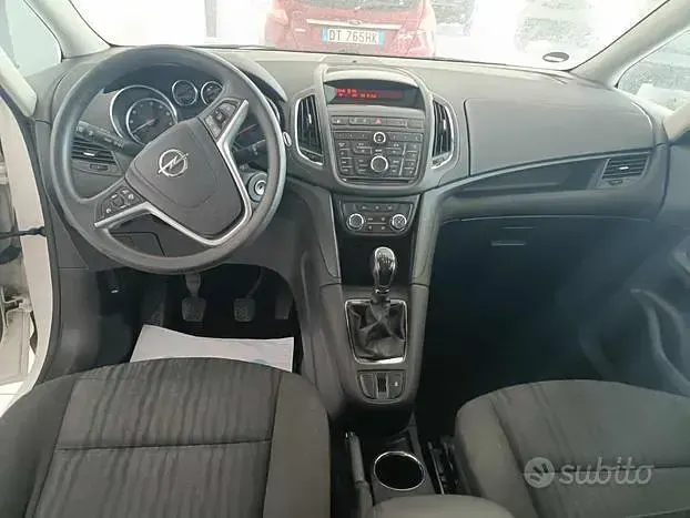 Usata Opel Zafira Tourer 149 CV (109 kW) 2013 Monovolume