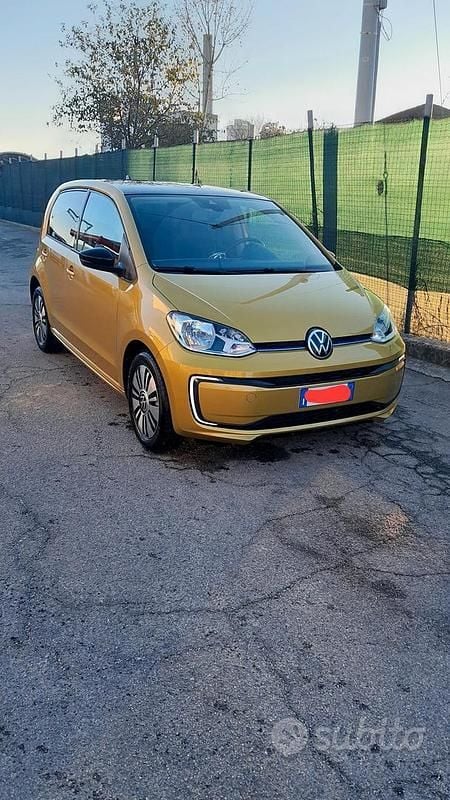Usata VW e-up! 60 kW (82 CV) 2021 Giallo Utilitaria