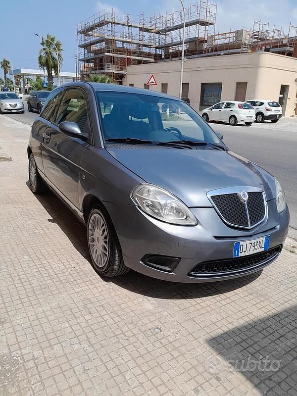 Usata Lancia Ypsilon 59 CV (43 kW) 2007 Grigio Utilitaria