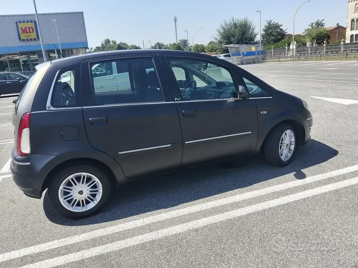Usata Lancia Musa 95 CV (69 kW) 2010 Monovolume