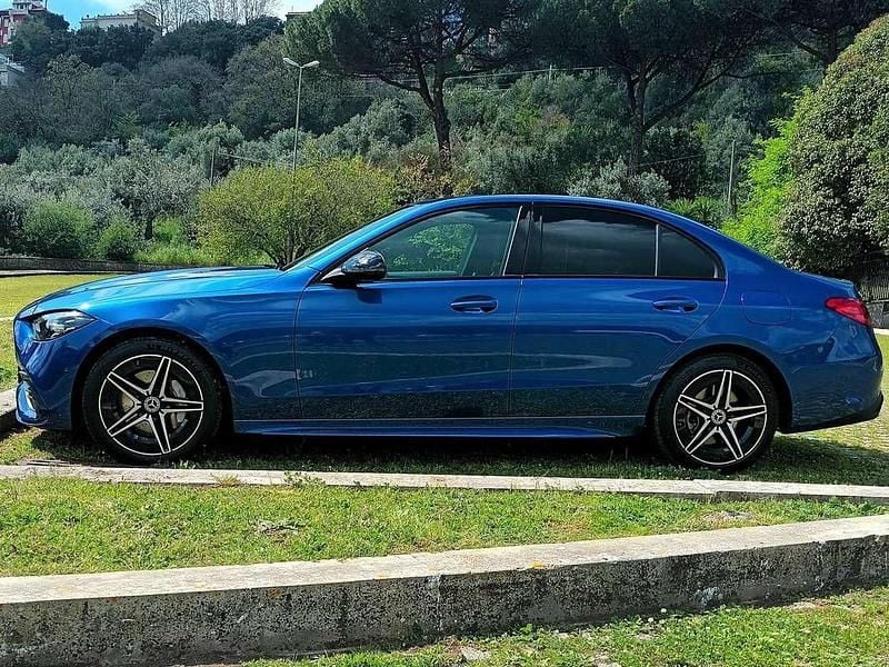 Usata Mercedes C300e AMG Line Premium 204 CV (150 kW) 2023 Blu/azzurro Berlina