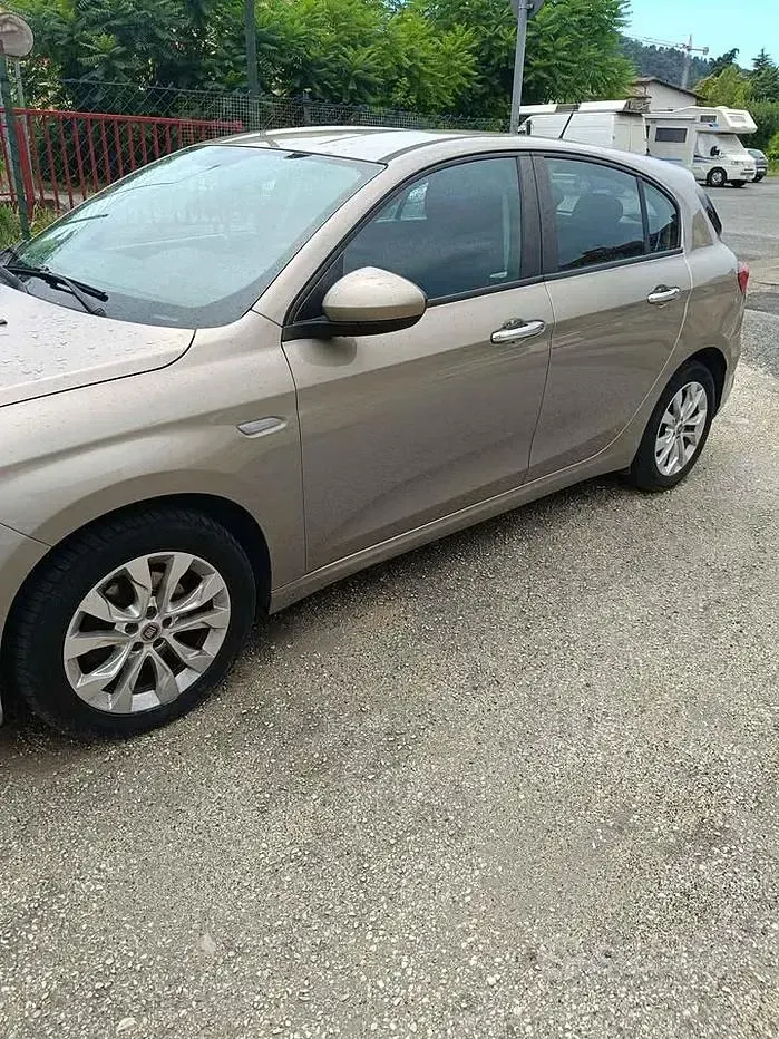 Usata Fiat Tipo 120 CV (88 kW) 2017 Giallo Berlina