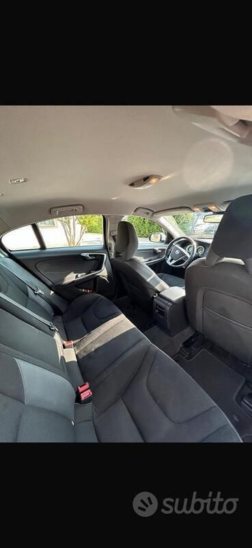 Usata Volvo S60 115 CV (84 kW) 2011 Bianco Berlina