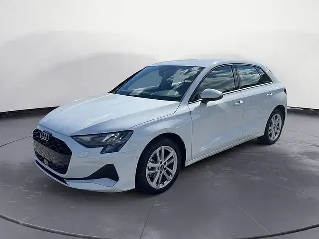 Usata Audi A3 Advanced Plus 116 CV (85 kW) 2025 Bianco ghiaccio metallizzato Berlina