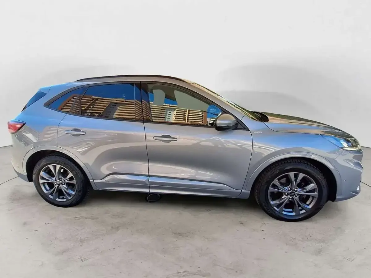 Usata Ford Kuga ST-Line 120 CV (88 kW) 2022 Argento SUV