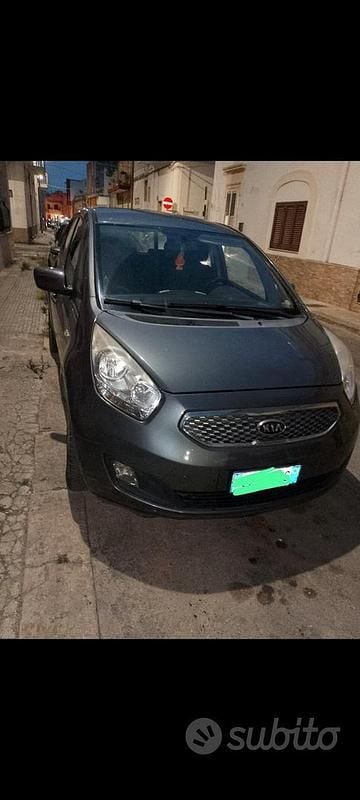 Usata Kia Venga 90 CV (66 kW) 2011 Grigio Utilitaria