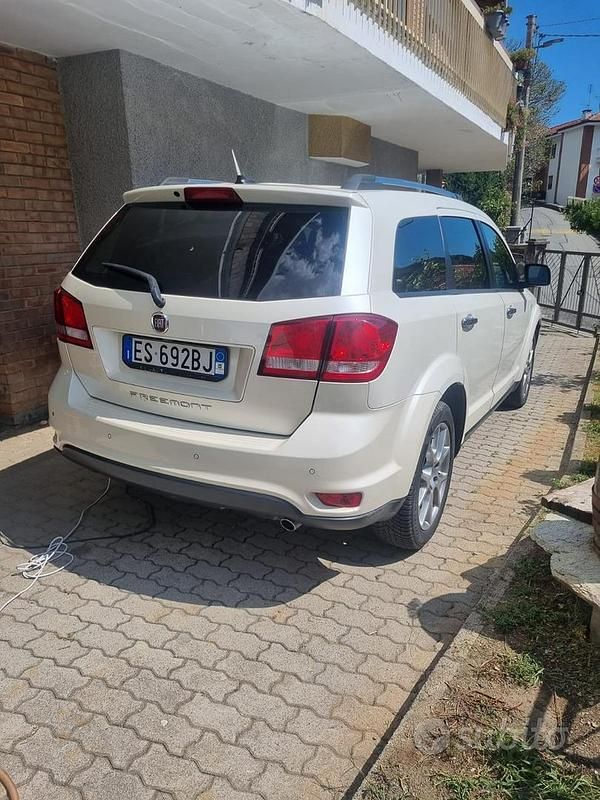 Usata Fiat Freemont 170 CV (125 kW) 2013 Bianco SUV