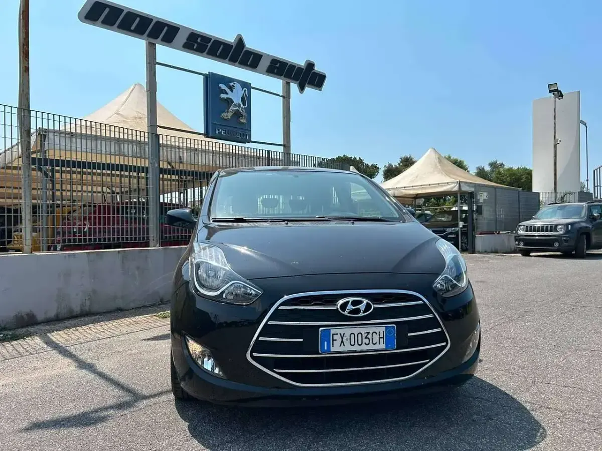 Usata Hyundai ix20 Comfort 124 CV (91 kW) 2019 Nero Utilitaria