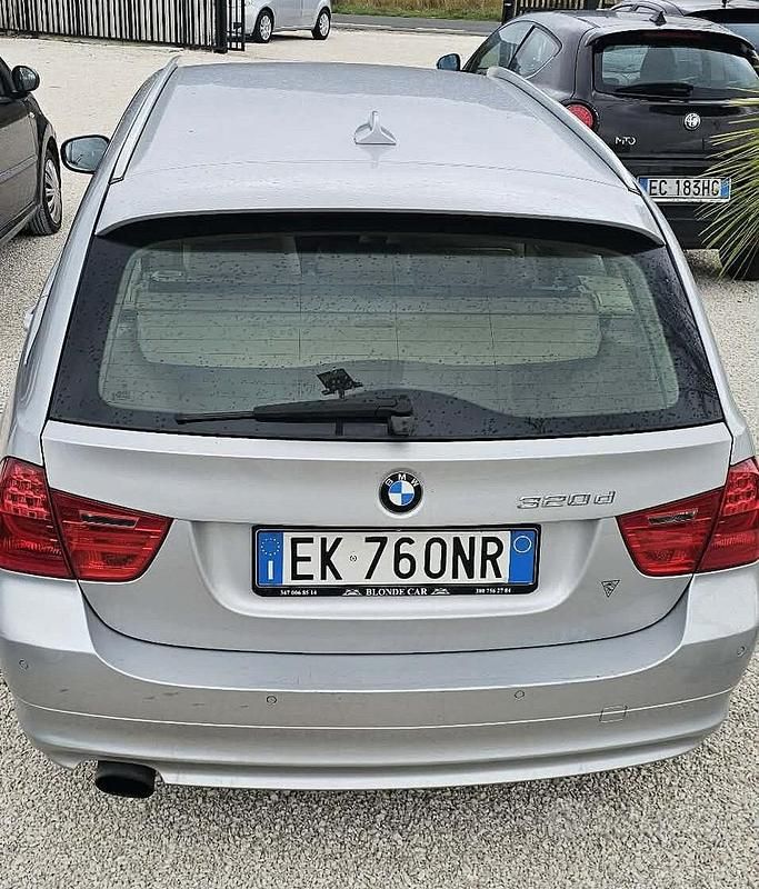 Usata BMW 320 Efficient Dynamics 183 CV (134 kW) 2011 Grigio Station wagon