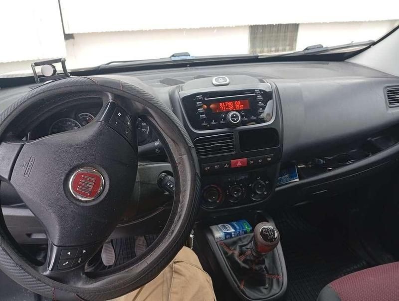 Usata Fiat Doblò 90 CV (66 kW) 2011 Monovolume