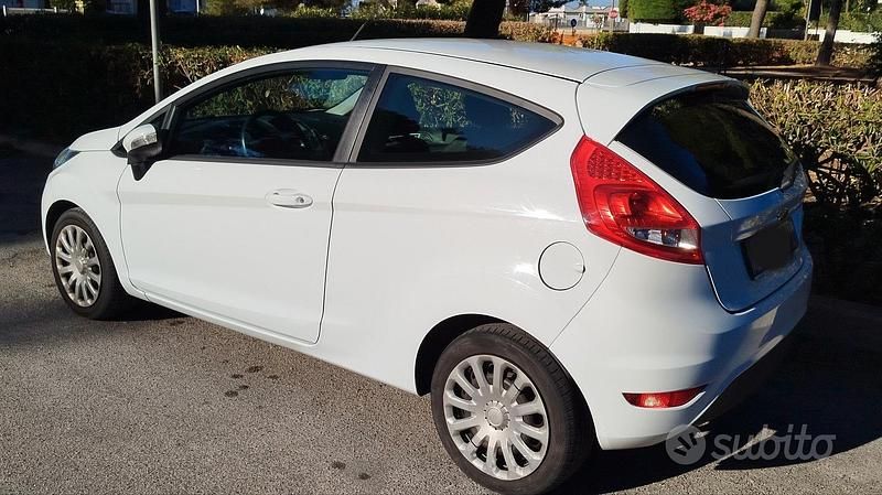 Usata Ford Fiesta 2012 Bianco Utilitaria