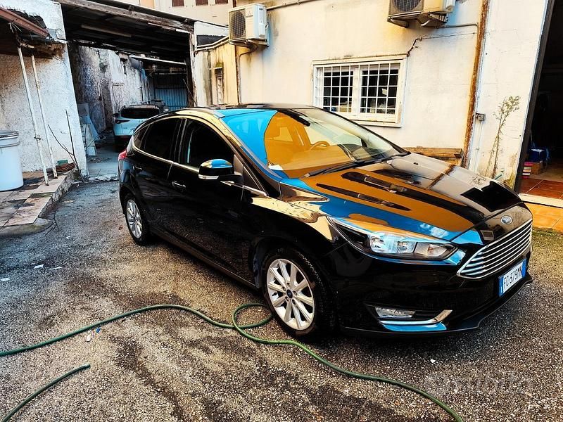 Usata Ford Focus Titanium S 120 CV (88 kW) 2016 Nero Berlina
