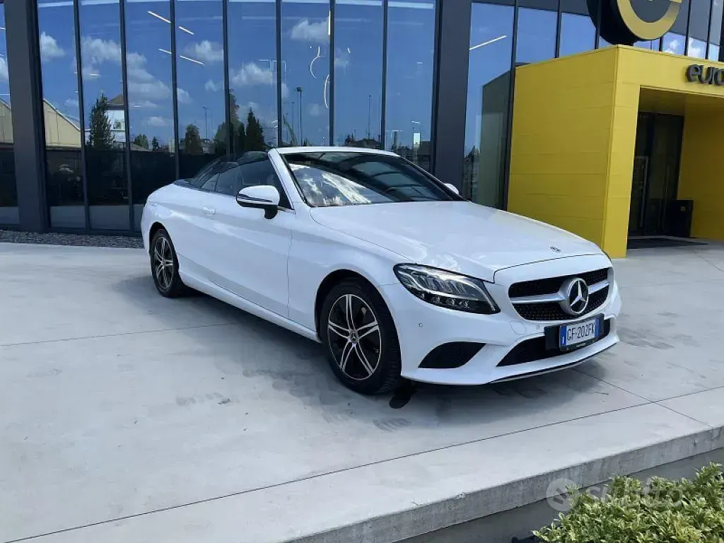 Usata Mercedes C220 194 CV (142 kW) 2021 Cabrio