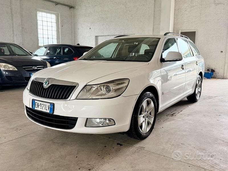 Usata Skoda Octavia 105 CV (77 kW) 2012 Bianco Station wagon