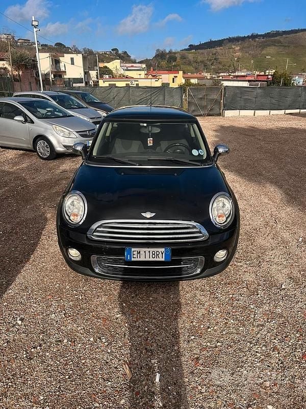 Usata Mini Cooper D 112 CV (82 kW) 2012 Nero Utilitaria