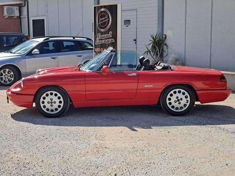 Usata Alfa Romeo Spider 129 CV (94 kW) 1991 Rosso Cabrio
