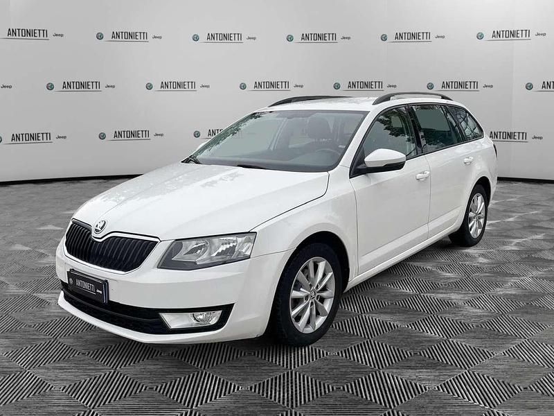 Bianco Usata 2017 Skoda Octavia Ambition Station wagon | 8900 € (Buon prezzo) - Immagine 1/4