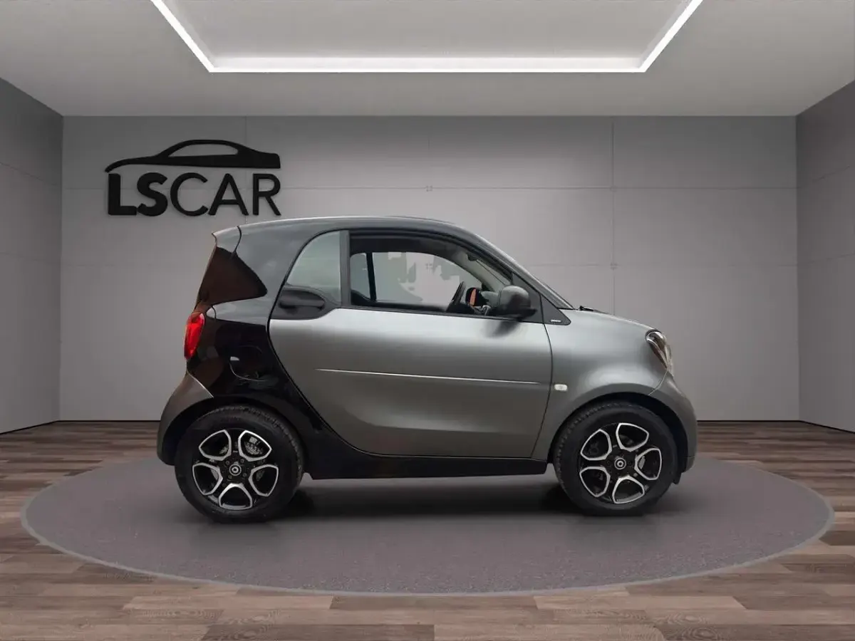 Usata Smart ForTwo Cabrio Passion 70 CV (51 kW) 2017 Giallo Cabrio
